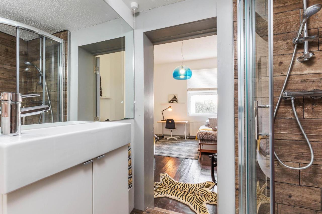 Balmoral By The Beach Apartment