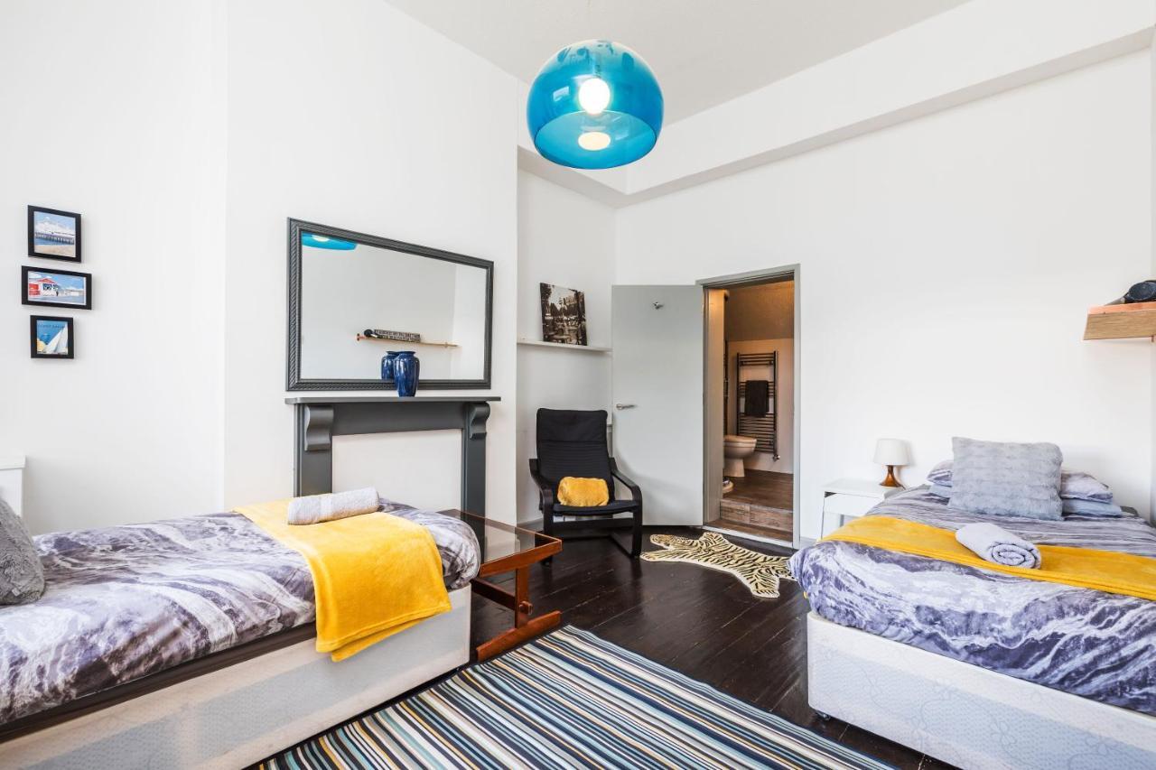 Balmoral By The Beach Apartment *